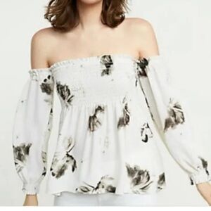 EXPRESS Off-Shoulder Floral Blouse XS